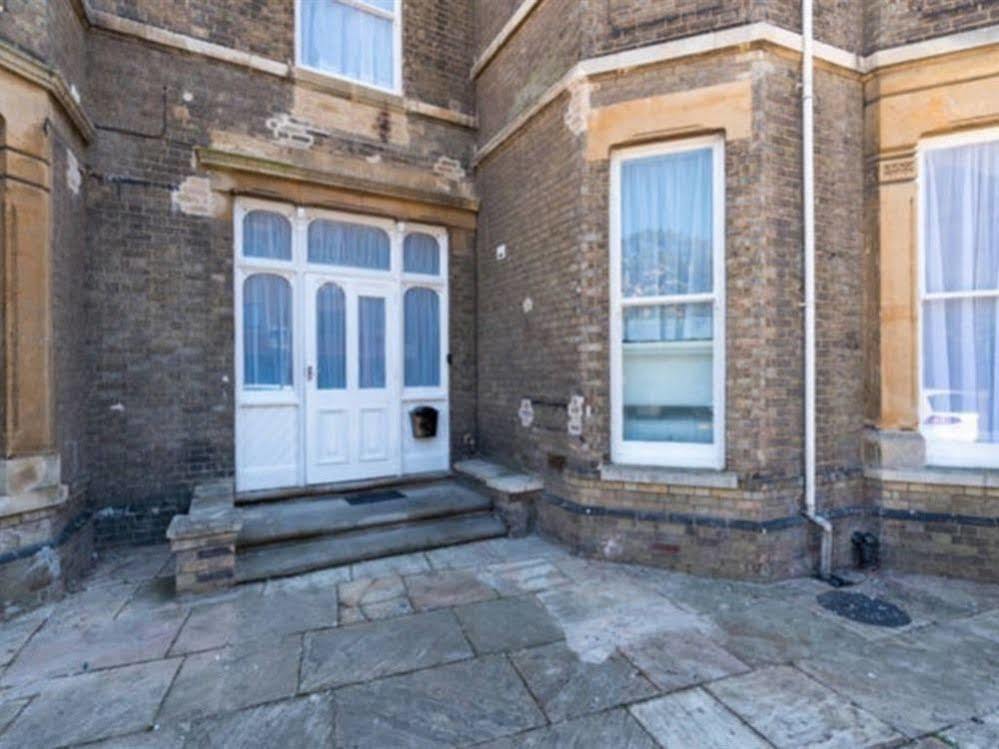 Gazeley Manor House - * Huntingdon